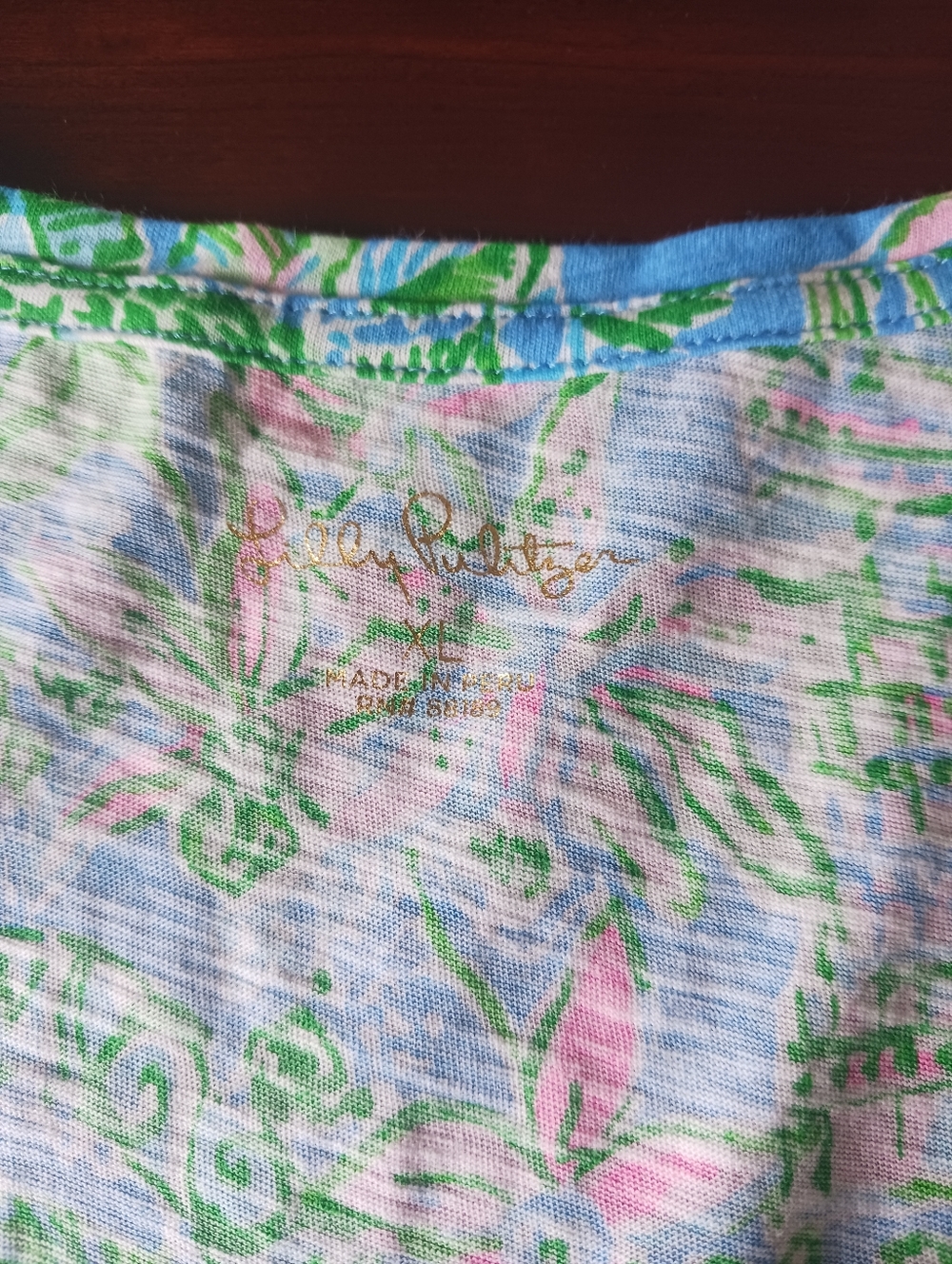 Lilly Pulitzer V-neck Etta Tee XL "Via Parigi" NWOT - Picture 2 of 6